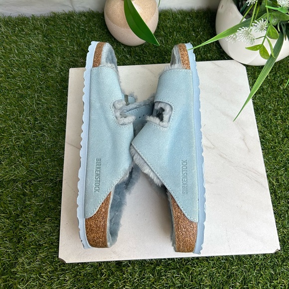 Birkenstock Arizona Shearling Sandal Light
Blue Suede Leather EU 40 US 9-9.5 new - Picture 4 of 8